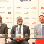 Mesa que presidiu o Seminario sobre os desafios da Industria e Servicos face a descoberta dos recursos minerais e hidrocarbonetos