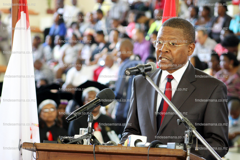 Fernando Sumbana  Ministro da Juventude e Desportos