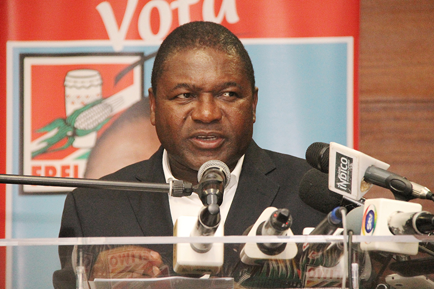 Filipe Nyusi - candidato a Presidencia da Republica intervindo no encontro com empresarios nacionais