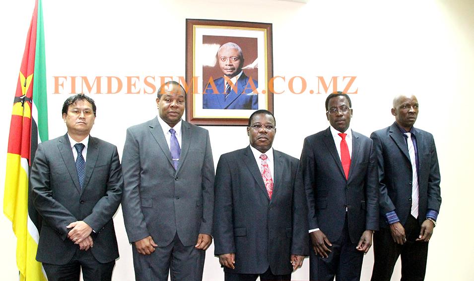 Foto em familia dos novos Administradores empossados