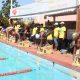 Atletas disputando uma das finais de natação