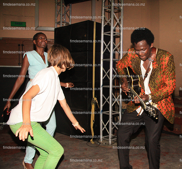 Cremildo de Caifaz em concerto 1