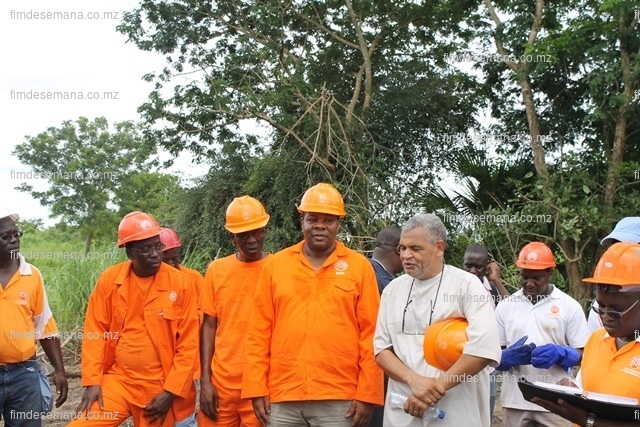 Ministro dos Recursos Minerais e Energia Pedro Couto na companhia do PCA e administradores da Electricidade de Moçambique