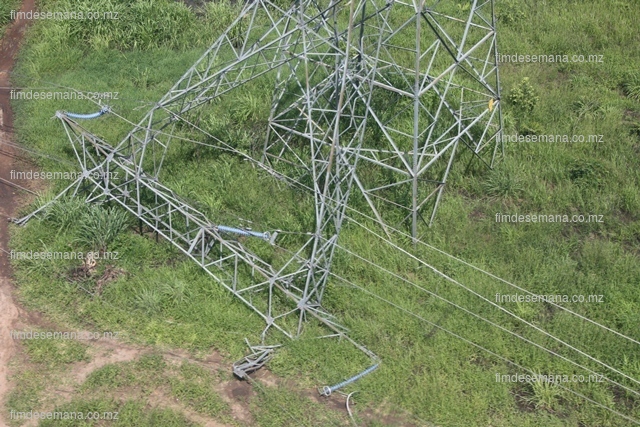 Torre de alta tensão derrubada pelas chuvas em Mocuba