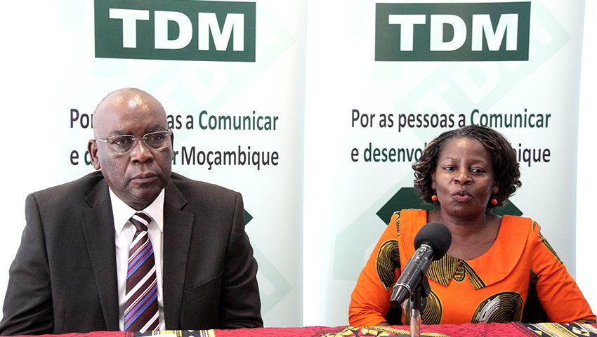 Mesa que presidiu o lançamento da XIIIª edição da Bienal TDM