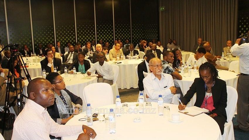 Participantes do debate sobre a restruturação e revitalização da cabotagem marítima em Moçambique