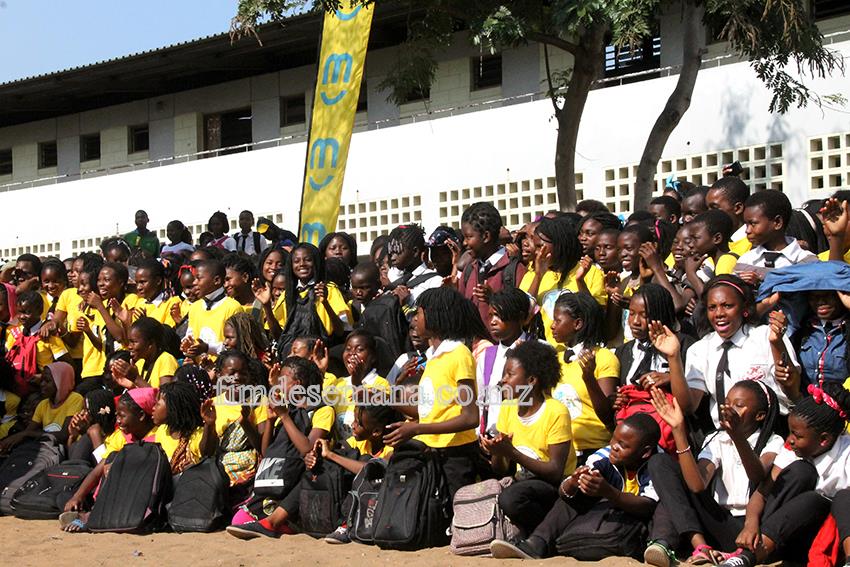 Crianças da Escola Primária Completa Unidade 2 - no lançamento do Projecto Grito da Criança 1
