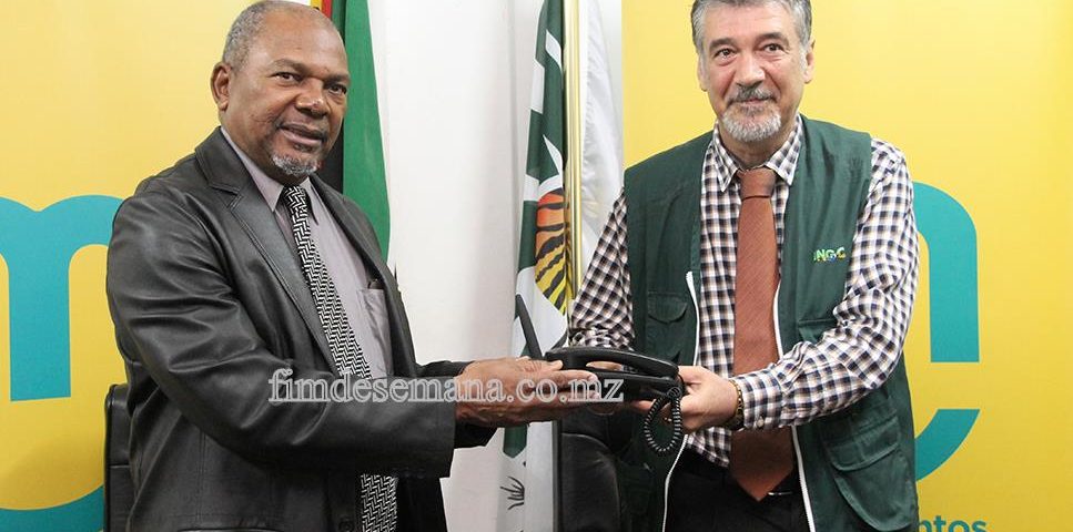Entrega simbólica da linha verde ao INGC
