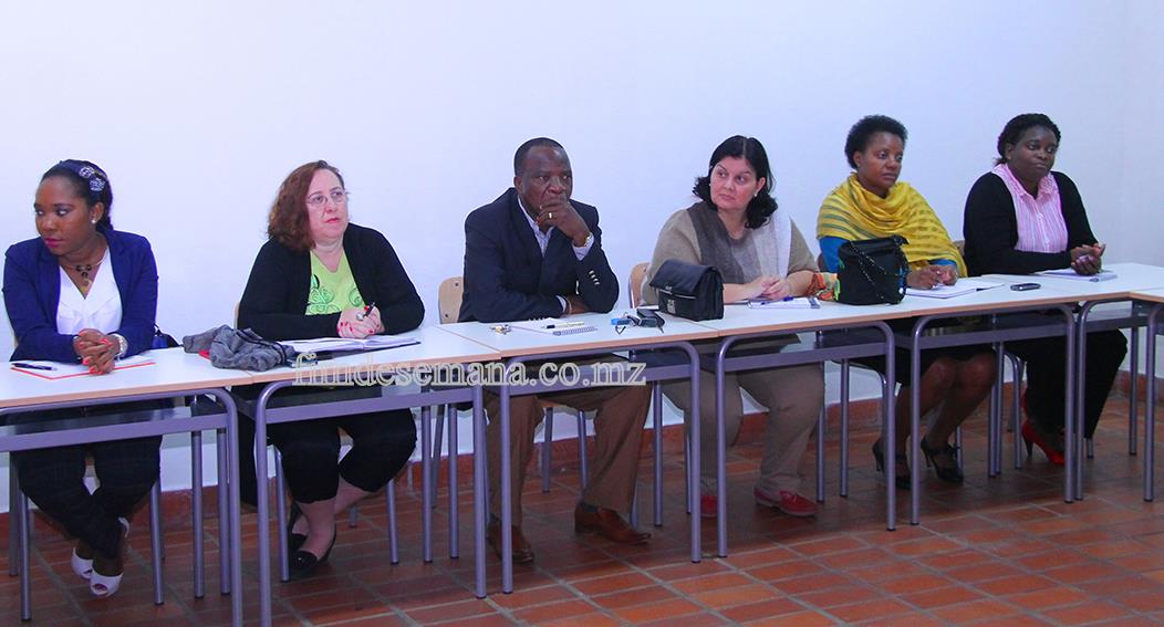 Participantes no seminário sobre a introdução das TICs no ensino à distância