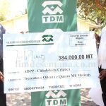 Acto da entrega do cheque ao Director da ADPP