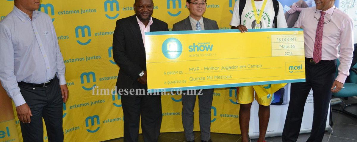 Premia&ccedil;&atilde;o do melhor jogador do B&aacute;squete Show 2015 Maputo