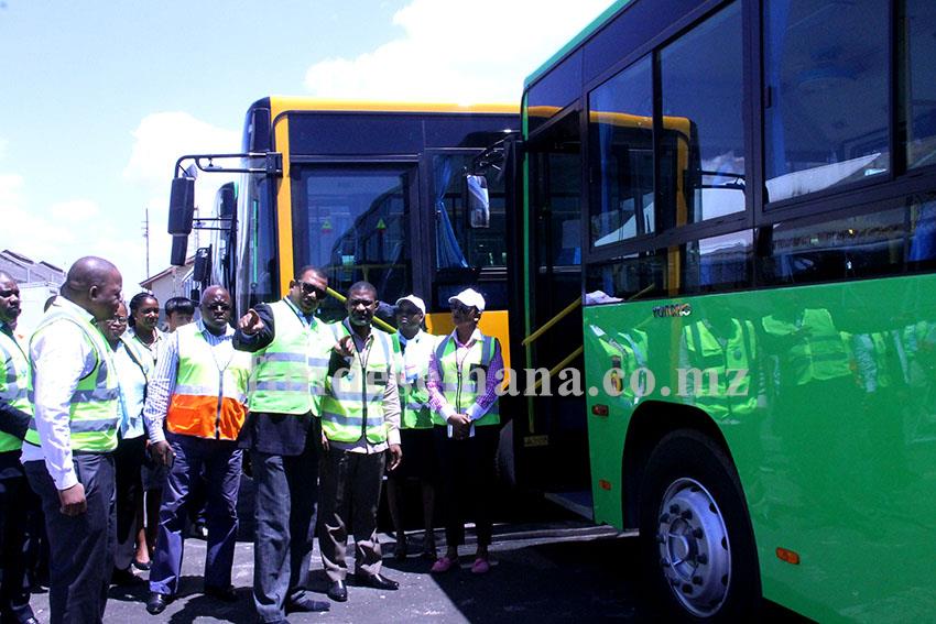 Visita do Secret&aacute;rio Permanente do Minist&eacute;rio dos Transportes e Comunica&ccedil;&otilde;es &agrave; frota de autocarros projecto Parceria P&uacute;blico Privada2
