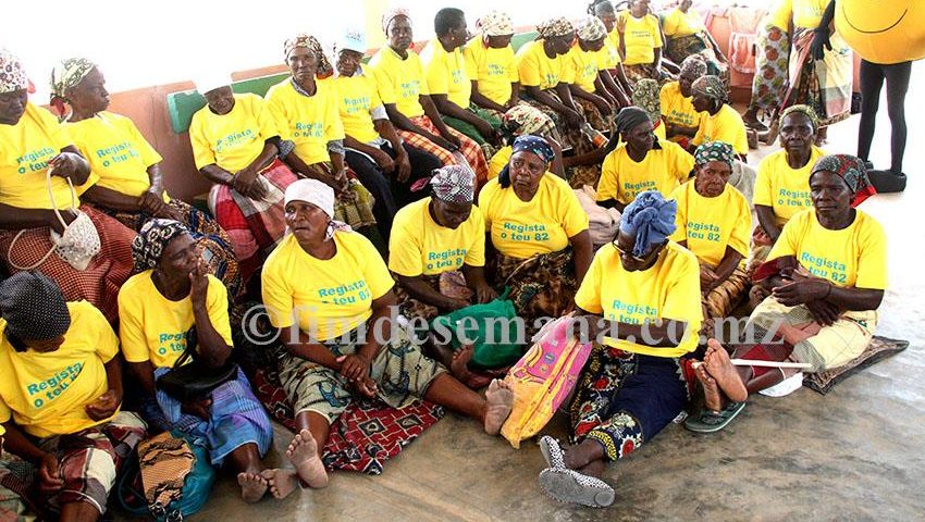 Benefici&aacute;rios do Centro Pr&oacute;-Idoso de Beluluane