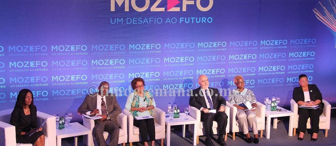 Painel que presidiu o debate sobre Responsabilidade Social Corporativa