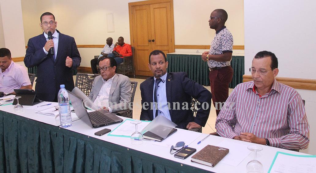 Participantes na reuni&atilde;o do Conselho Directivo da CTA com os presidentes dos CEPs