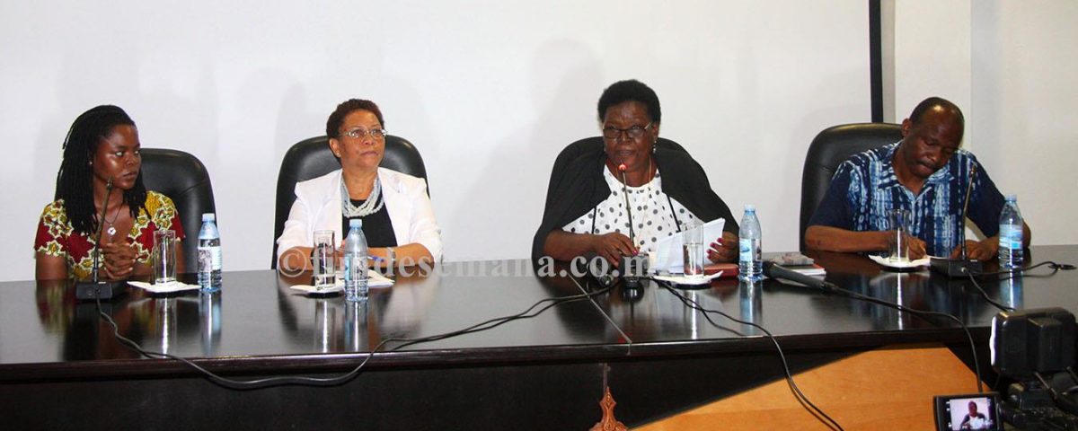 Mesa que presidiu a ora&ccedil;&atilde;o de sapi&ecirc;ncia