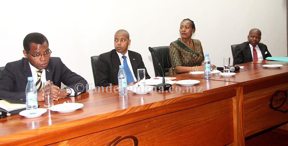 Mesa que presidiu o semin&aacute;rio alusivo ao 23&ordm; anivers&aacute;rio do INNOQ