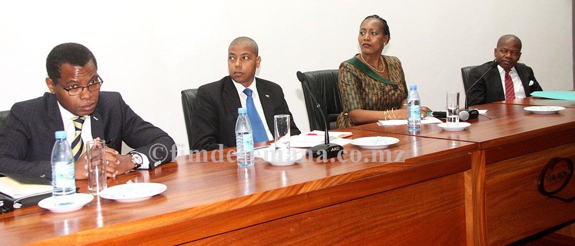 Mesa que presidiu o semin&aacute;rio alusivo ao 23&ordm; anivers&aacute;rio do INNOQ