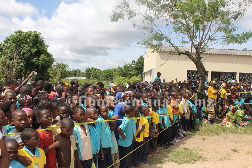 Participantes no lan&ccedil;amento da Campanha Nacional de Sa&uacute;de Oral nas Escolas