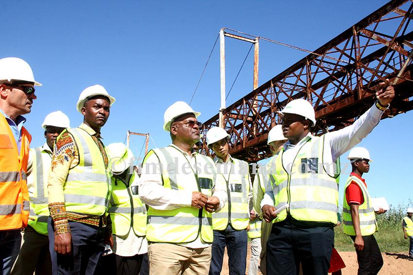 Visita &agrave;s obras da ponte ferrovi&aacute;ria de Boane
