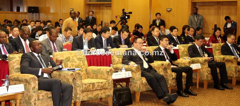 Participantes no For&uacute;m de Neg&oacute;cios Mo&ccedil;ambique China 1