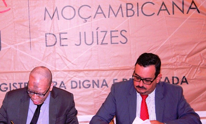 Assinatura de memorando de entendimento entre AMJ e a Price Water and Coopers