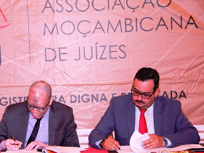 Assinatura de memorando de entendimento entre AMJ e a Price Water and Coopers