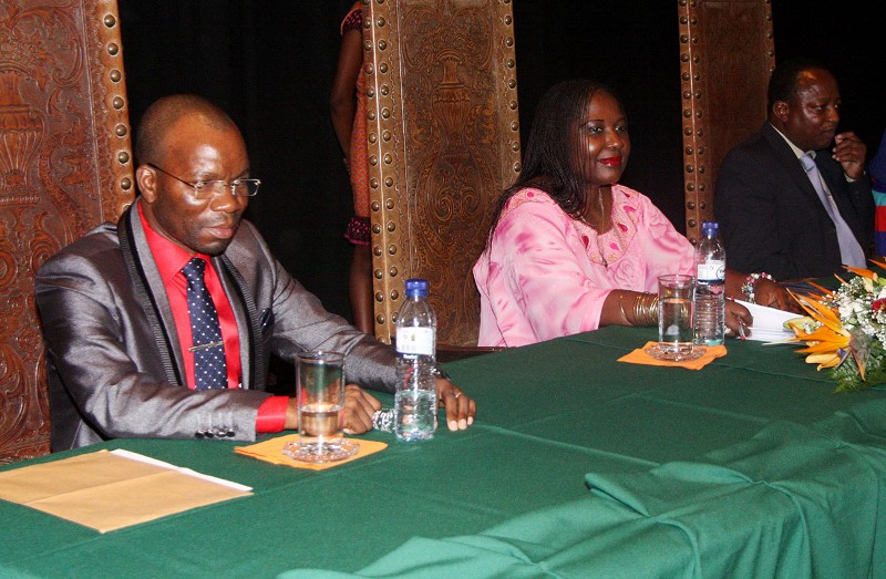 Mesa que presidiu a ora&ccedil;&atilde;o de sapi&ecirc;ncia da Ministra do Trabalho Emprego e Seguran&ccedil;a Social