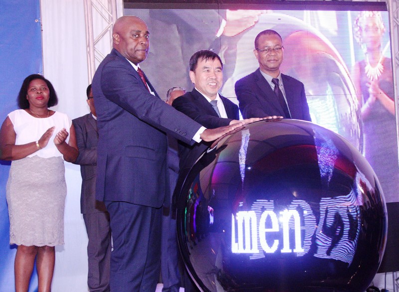 Acto simb&oacute;lico de lan&ccedil;amento do Projecto de Migra&ccedil;&atilde;o Digital em Mo&ccedil;ambique