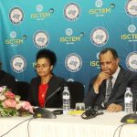 Mesa que presidiu o semin&aacute;rio sobre alco&oacute;l condu&ccedil;&atilde;o e velocidade