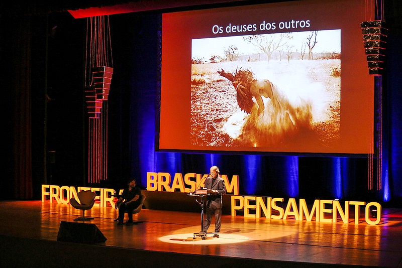 Mia Couto Fronteiras do Pensamento 02