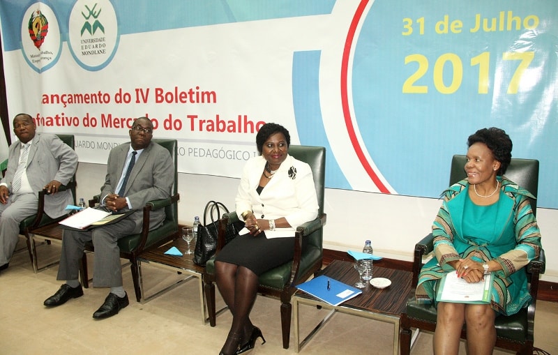 Painel que presidiu o lan&ccedil;amento do IV Boletim Informativo do Mercado de Trabalho