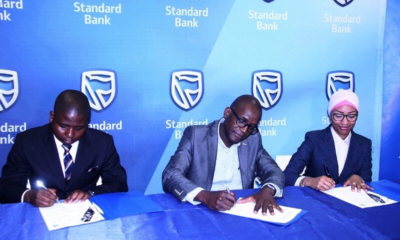 Assinatura do termo de entrega do pr&eacute;mio aos vencedores da campanha Conta Corrente Joy of Jazz