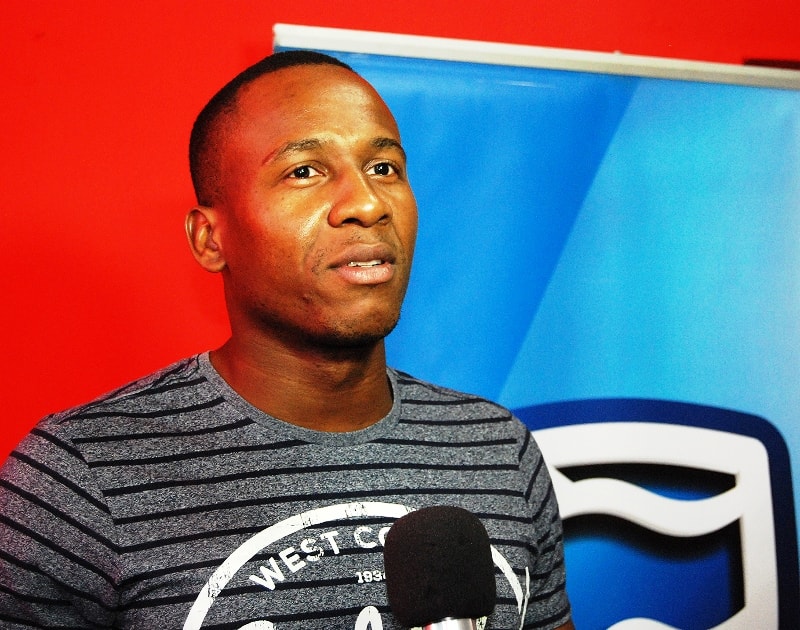 El&iacute;sio Mabasso colaborador do Standard Bank