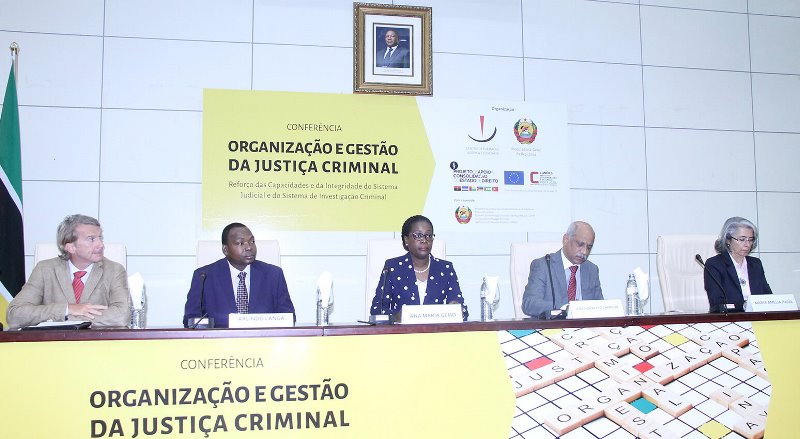Mesa que presidiu a Confer&ecirc;ncia Internacional da Organiza&ccedil;&atilde;o e Gest&atilde;o da Justi&ccedil;a Criminal2