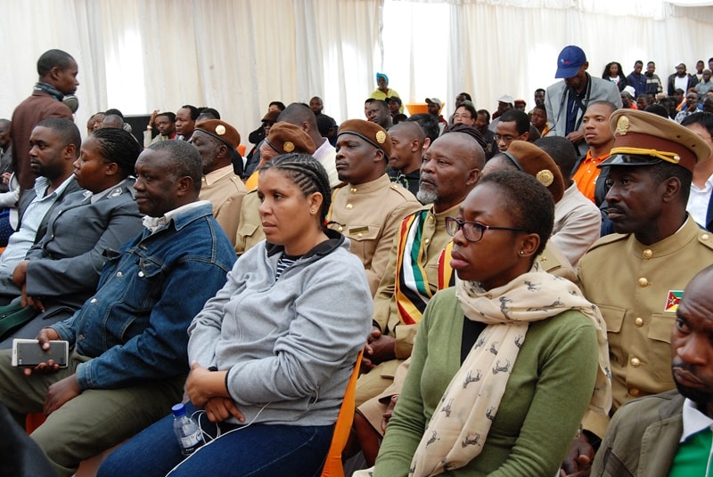 Participantes da Cerm&oacute;nia do lan&ccedil;amento da primeira pedra do projecto Acesso Universal
