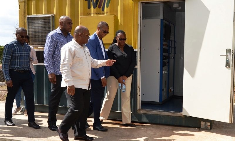Carlos Mesquita durante a visita ao Centro Emissor de Ressano Garcia 2