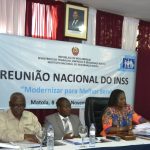Mesa que presidiu &agrave; reuni&atilde;o