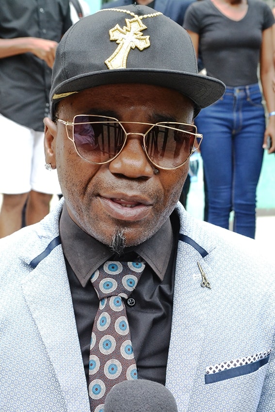 Jimmy Dludlu músico