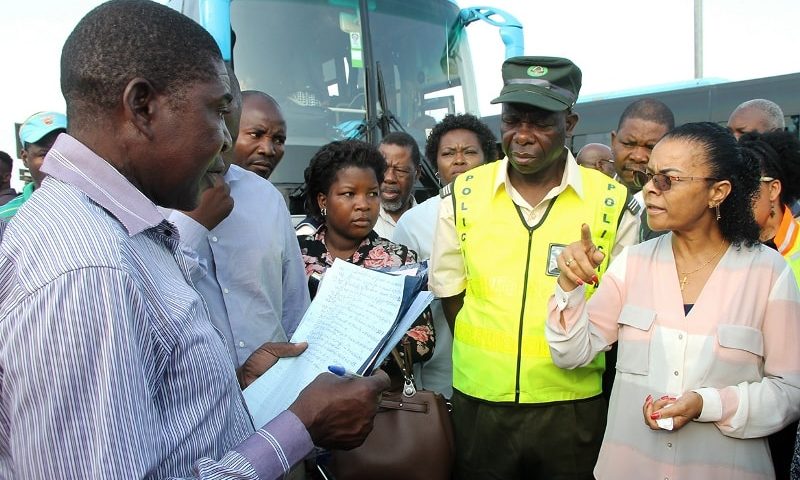 Visita da Vice ministra &agrave; Terminal Interprovincial e Internacional da Junta