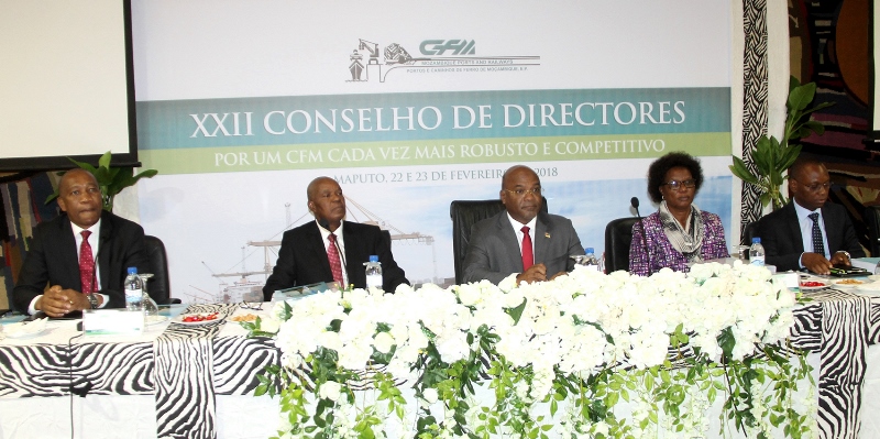 Mesa que presidiu o XXII Conselho de Directores da CFM
