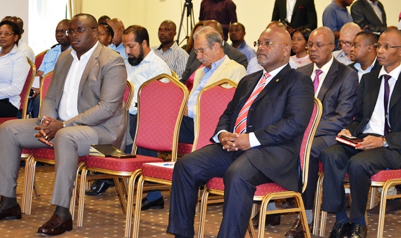 Parte dos participantes do Forum sobre sinistralidade e congestionamento na N4