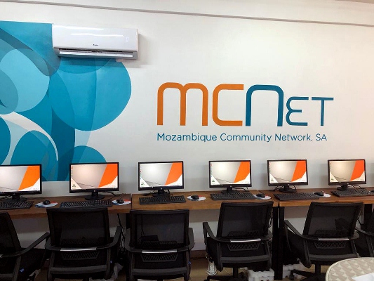 Sala de informatica Sala de informatica