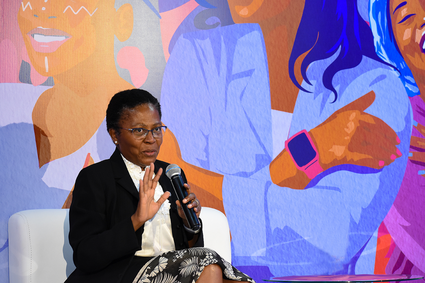 Esselina Macome presidente do Conselho de Administracao do Standard Bank 2 Esselina Macome presidente do Conselho de Administracao do Standard Bank 2