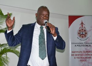 Inocencio Mutimucuio Director do ISGCT Inocencio Mutimucuio Director do ISGCT