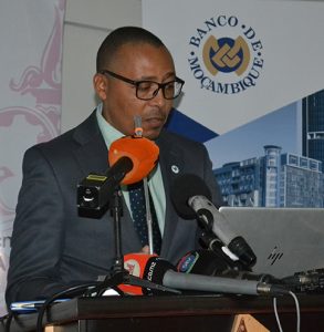 Pinho Ribeiro Director de Departamento de Estudos Economicos do BM Pinho Ribeiro Director de Departamento de Estudos Economicos do BM