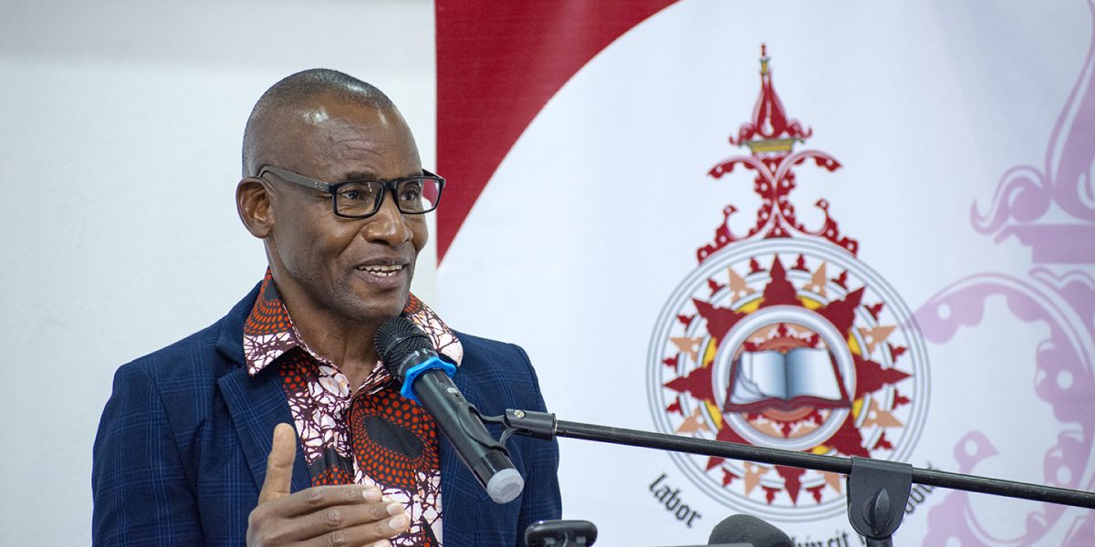 Uranio Mahanjane academico3