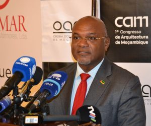 Carlos Mesquita, Ministro das Obras Públicas Habitação e Recursos Hídricos (1)