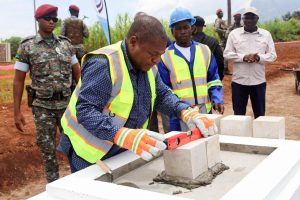 Lançamento da primeira pedra