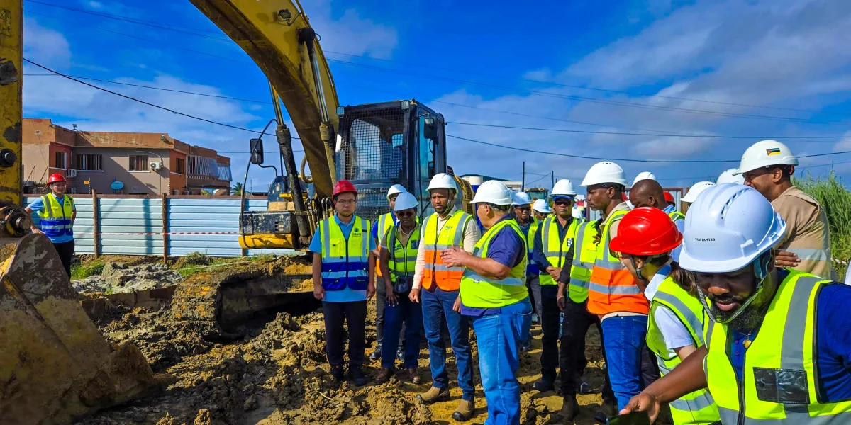 Visita às obras da vala de drenagem (6)